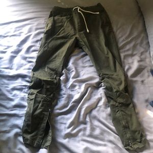 H&M skinny pant in a dark military green